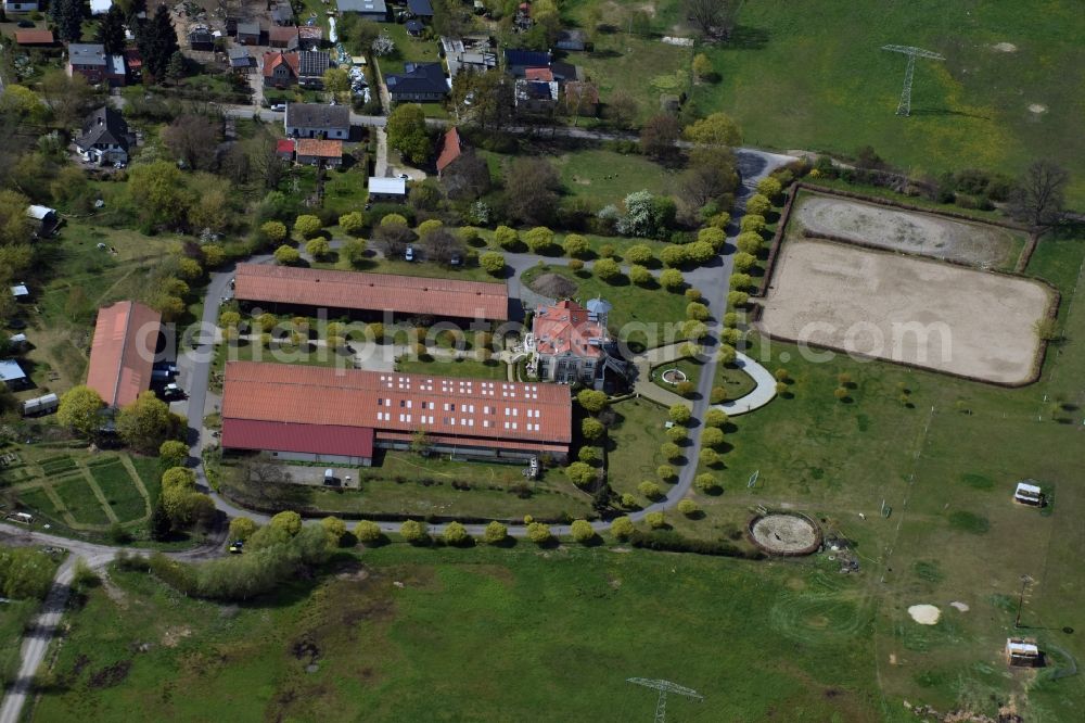 Aerial photograph Gosen-Neu Zittau - Building of stables Gaestehaus Reitanlage-Burig an der Jaegerstrasse in Gosen-Neu Zittau in the state Brandenburg