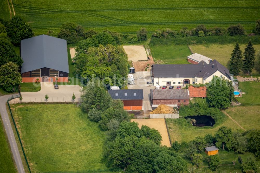 Aerial image Hamm - Building of stables on Oberallener Weg in Hamm in the state North Rhine-Westphalia, Germany