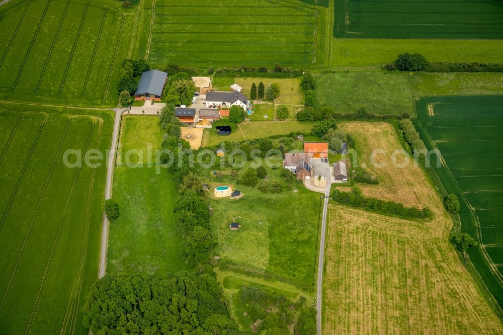 Aerial image Hamm - Building of stables on Oberallener Weg in Hamm in the state North Rhine-Westphalia, Germany