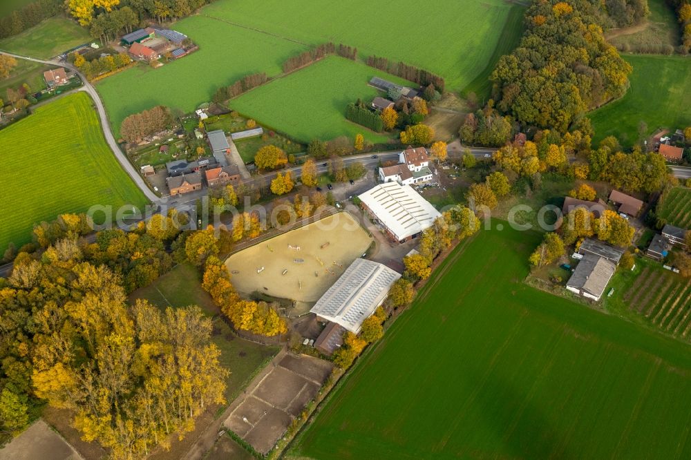 Gladbeck from the bird's eye view: Building of stables of Reiterverein Gladbeck e.V. in Gladbeck in the state North Rhine-Westphalia, Germany