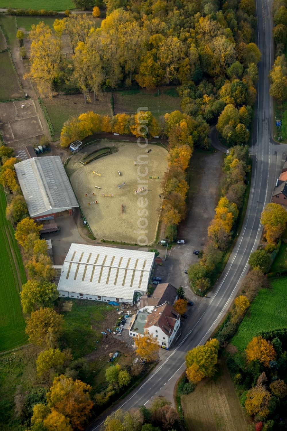 Gladbeck from the bird's eye view: Building of stables of Reiterverein Gladbeck e.V. in Gladbeck in the state North Rhine-Westphalia, Germany