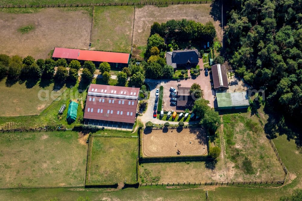 Aerial image Hünxe - Building of stables at Saatweg in Huenxe in the state North Rhine-Westphalia, Germany