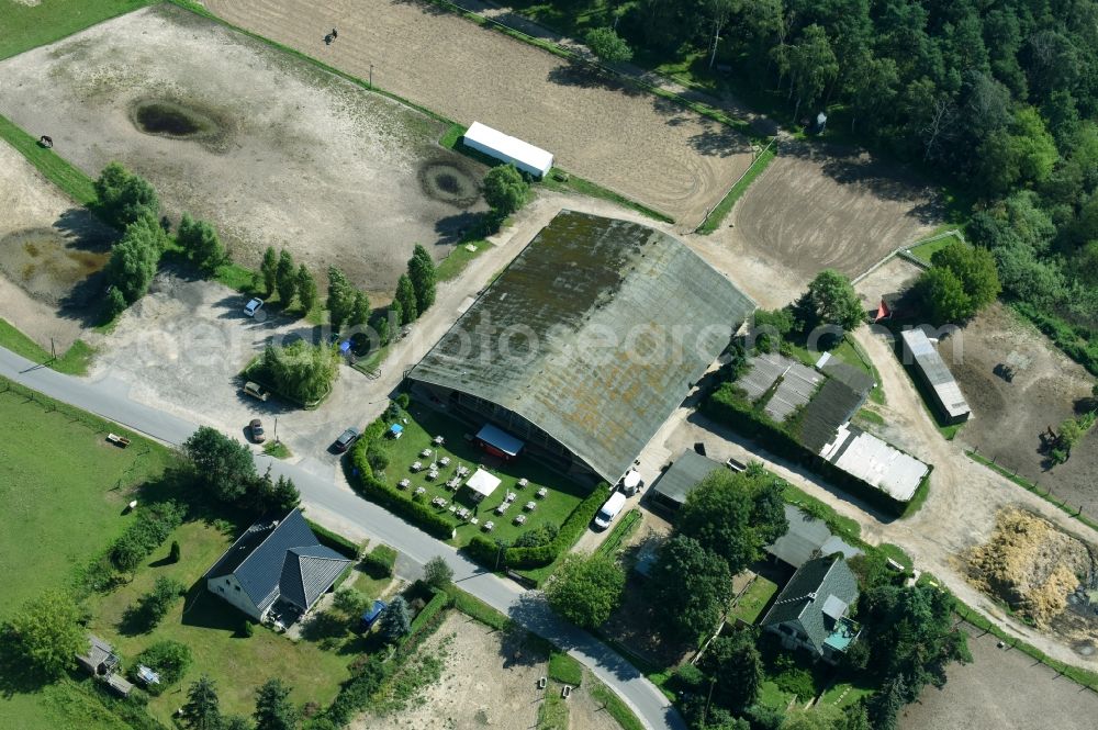 Aerial photograph Ahrensfelde - Building of the riding stable - rider's court - riding hall of the riding academy Am Walde in the district of Mehrow in Ahrensfelde in the federal state Brandenburg, Germany