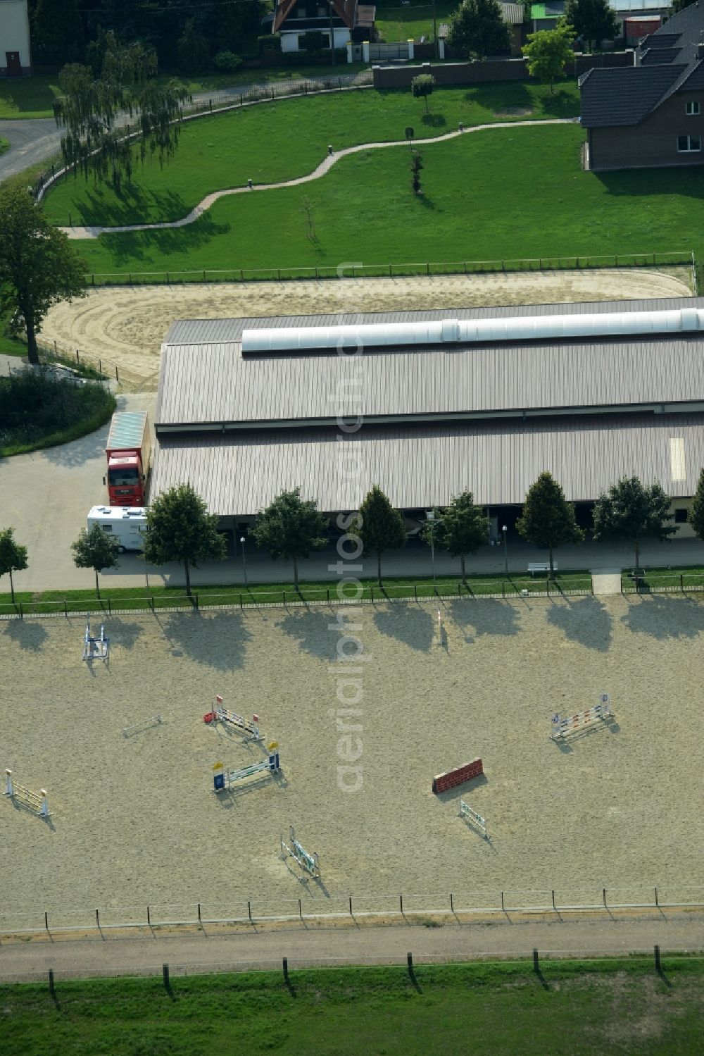 Aerial image Kitzscher - Stables and equestrian sports centre Heuter in Kitzscher in the state of Saxony. The center includes two stables, a riding hall and outdoor facilities and is home to the riding club of Kitzscher