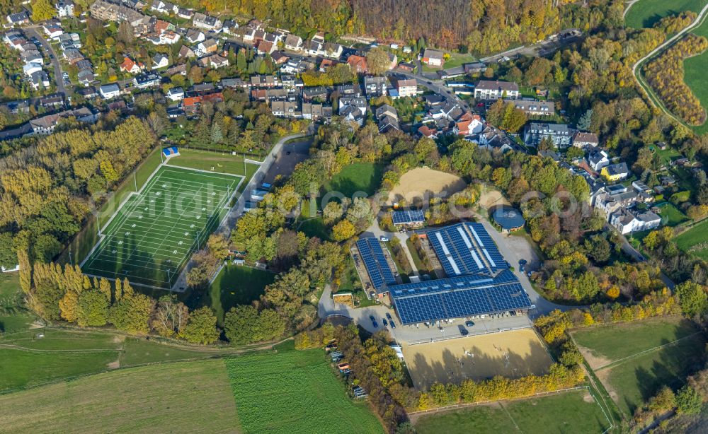 Aerial photograph Bochum - Building of stables of Bochumer Reiterschaft e.V. on street Zum Schultenhof in the district Riemke in Bochum at Ruhrgebiet in the state North Rhine-Westphalia, Germany