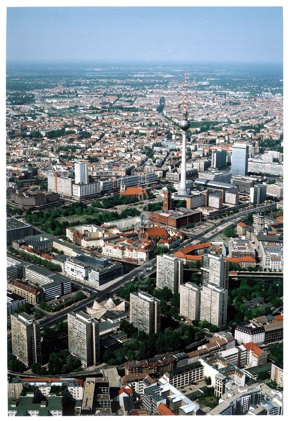 Berlin from the bird's eye view: Rekonstruierte Wohnbauten an der Leipziger Straße in Berlin - Mitte.