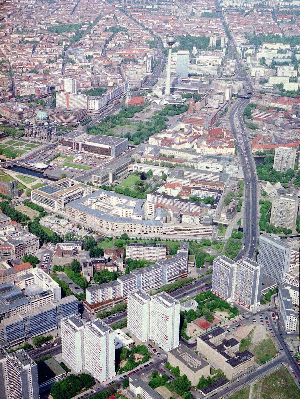 Aerial image Berlin - Rekonstruierte Wohnbauten an der Leipziger Straße in Berlin - Mitte.