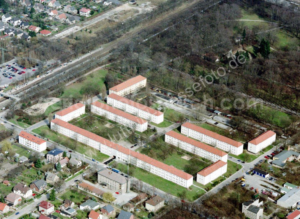 Aerial image Berlin / Marzahn - Rekonstruierte Wohnsiedlung in Biesdorf an der B1 in Marzahn.