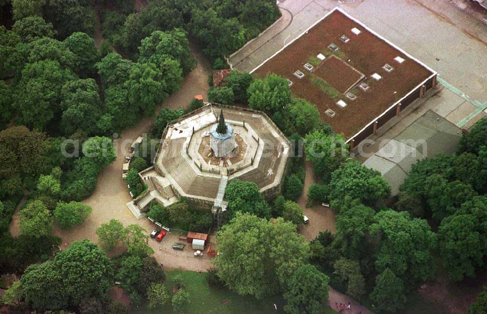 Berlin - Kreuzberg from above - Rekonstruktion des Brunnens am Kreuzberg in Berlin-Kreuzberg.