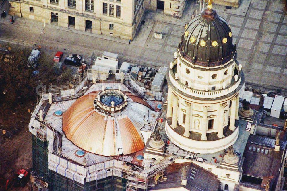 Berlin from the bird's eye view: Rekonstruktion des Deutschen Domes am Gendarmenmarkt Berlin Mitte