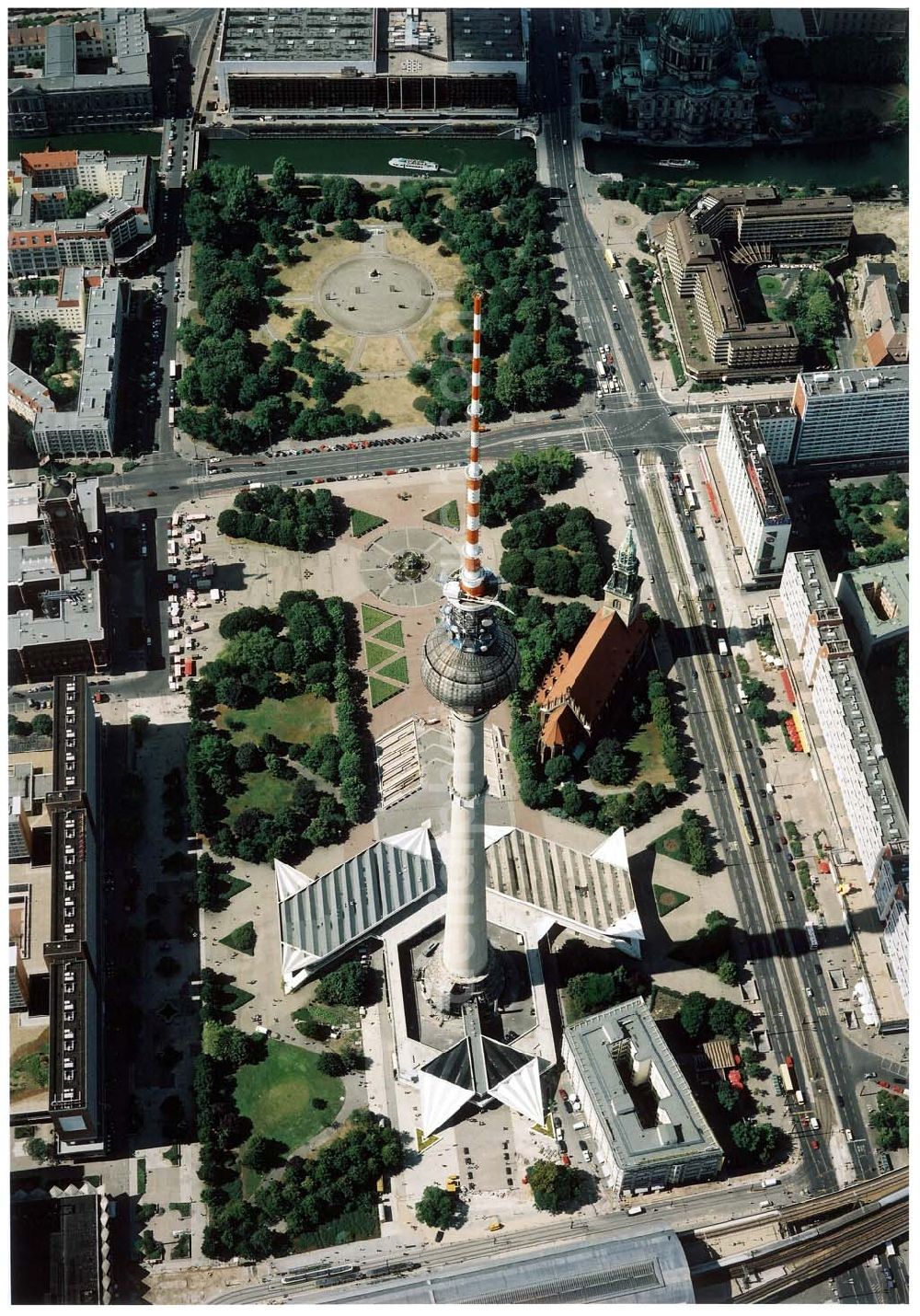 Berlin from above - Rekonstruktion der Schaftwände des Fernsehturmes am Berliner Alexanderplatz.