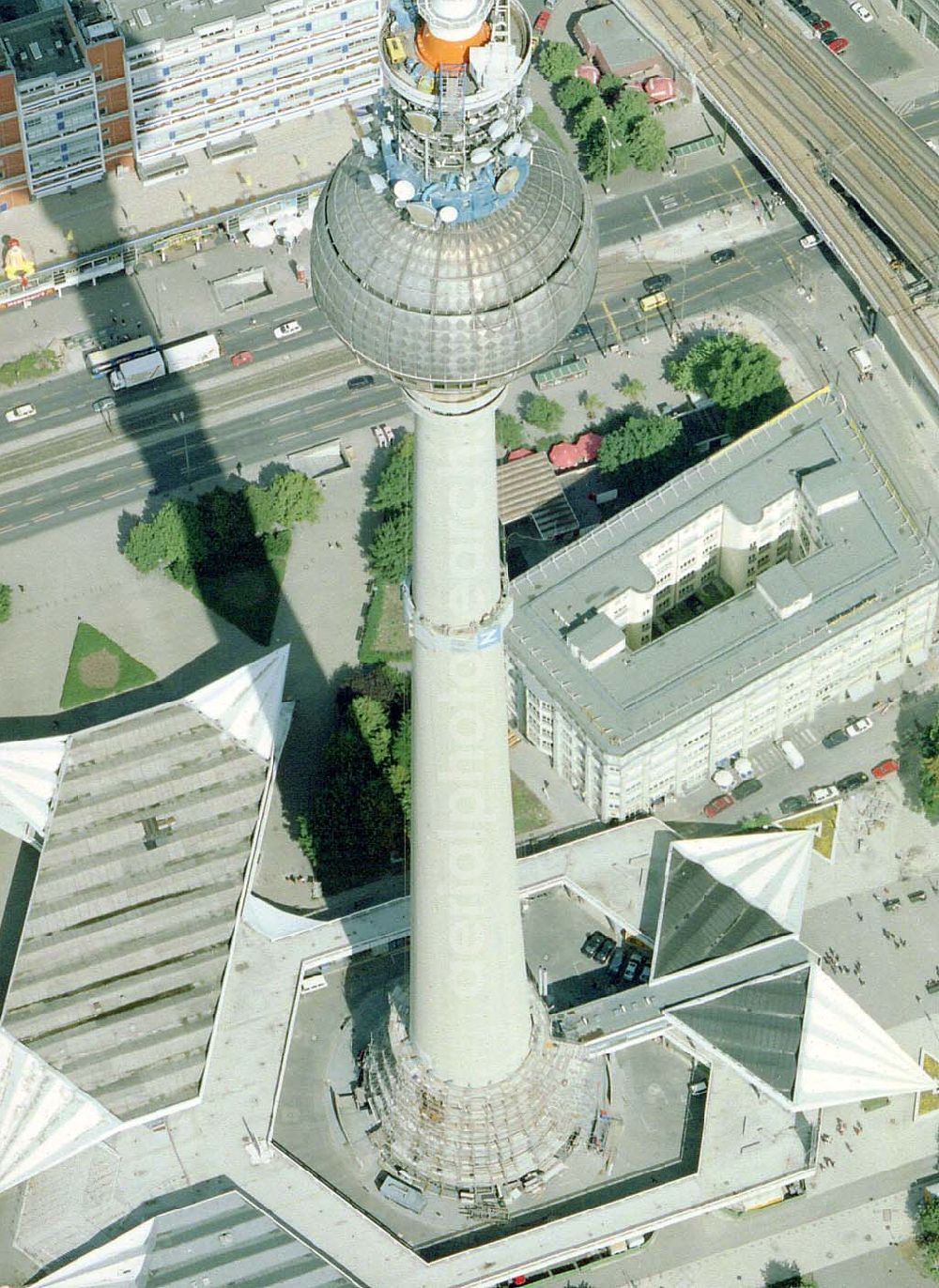 Berlin from above - Rekonstruktion der Schaftwände des Fernsehturmes am Berliner Alexanderplatz.