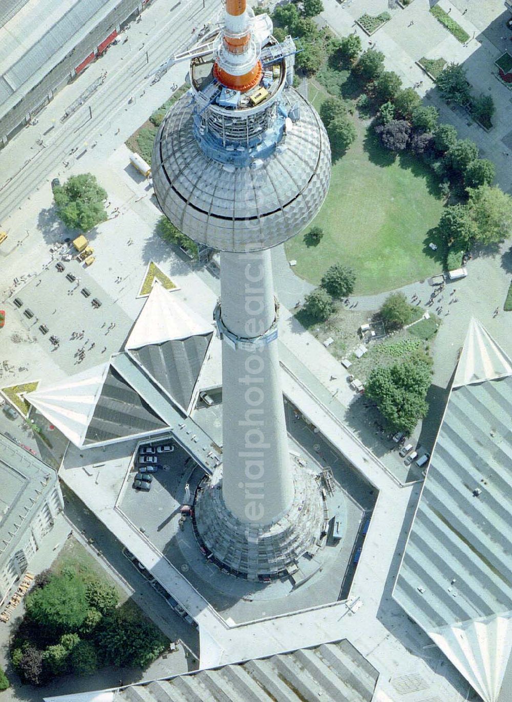 Aerial photograph Berlin - Rekonstruktion der Schaftwände des Fernsehturmes am Berliner Alexanderplatz.