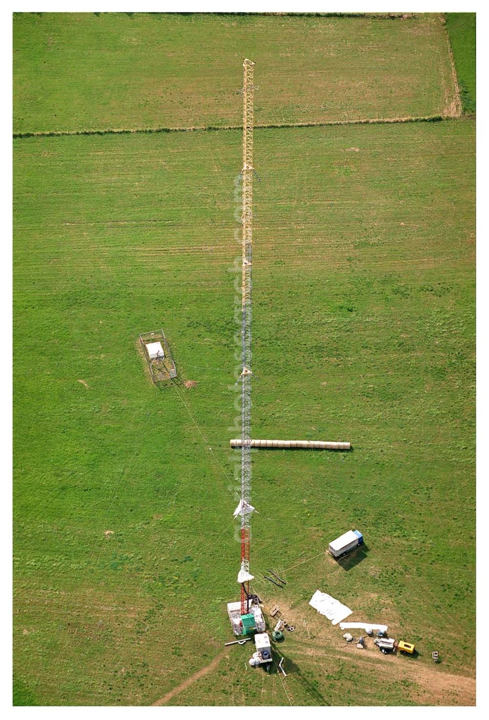 Sambach/ Rheinland-Pfalz from above - Blick auf die Rekonstruktionsarbeiten am Sendemast Sambach (Sandstrahlarbeiten Firma Werner Diener GmbH & Co)