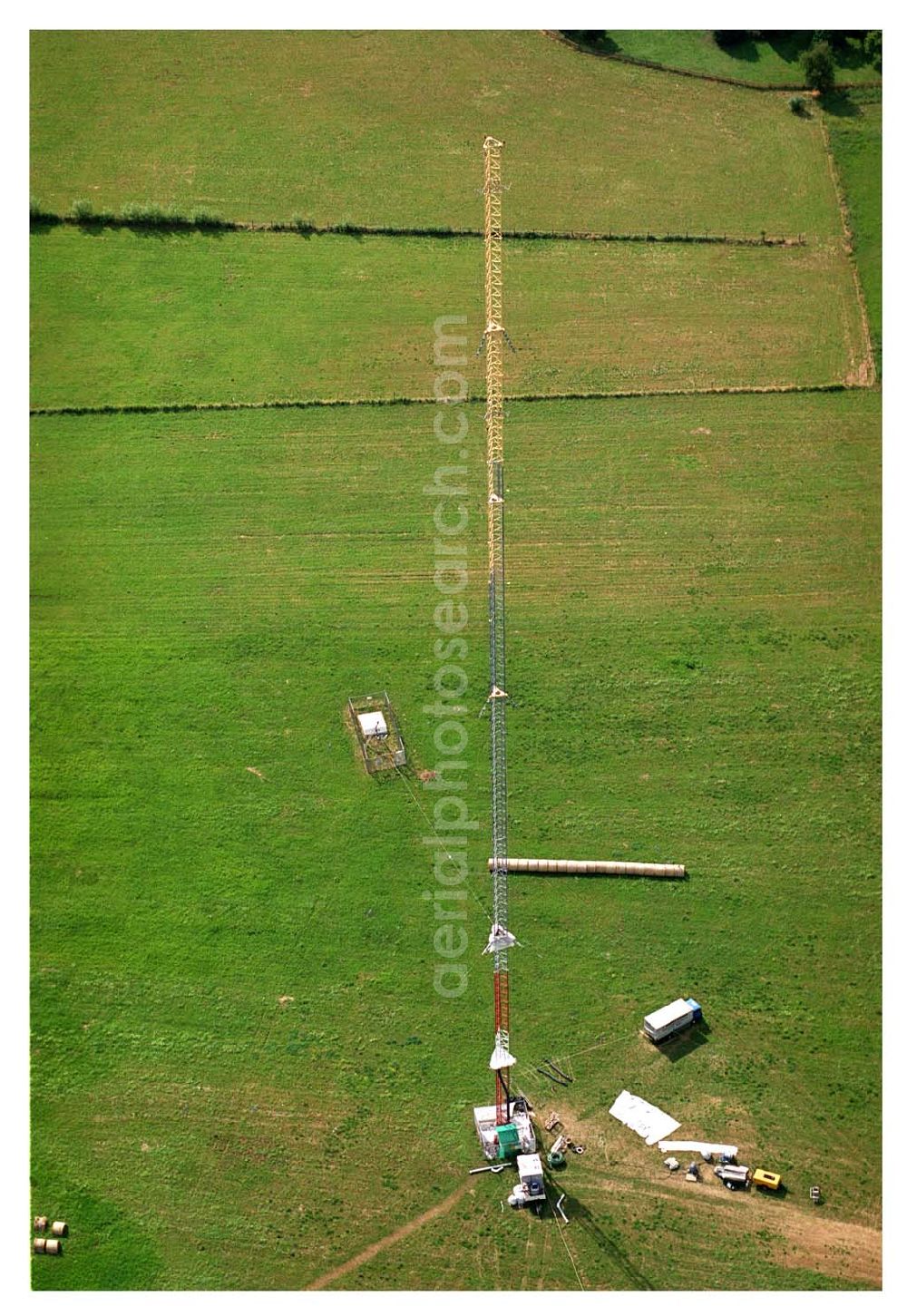 Sambach/ Rheinland-Pfalz from above - Blick auf die Rekonstruktionsarbeiten am Sendemast Sambach (Sandstrahlarbeiten Firma Werner Diener GmbH & Co)