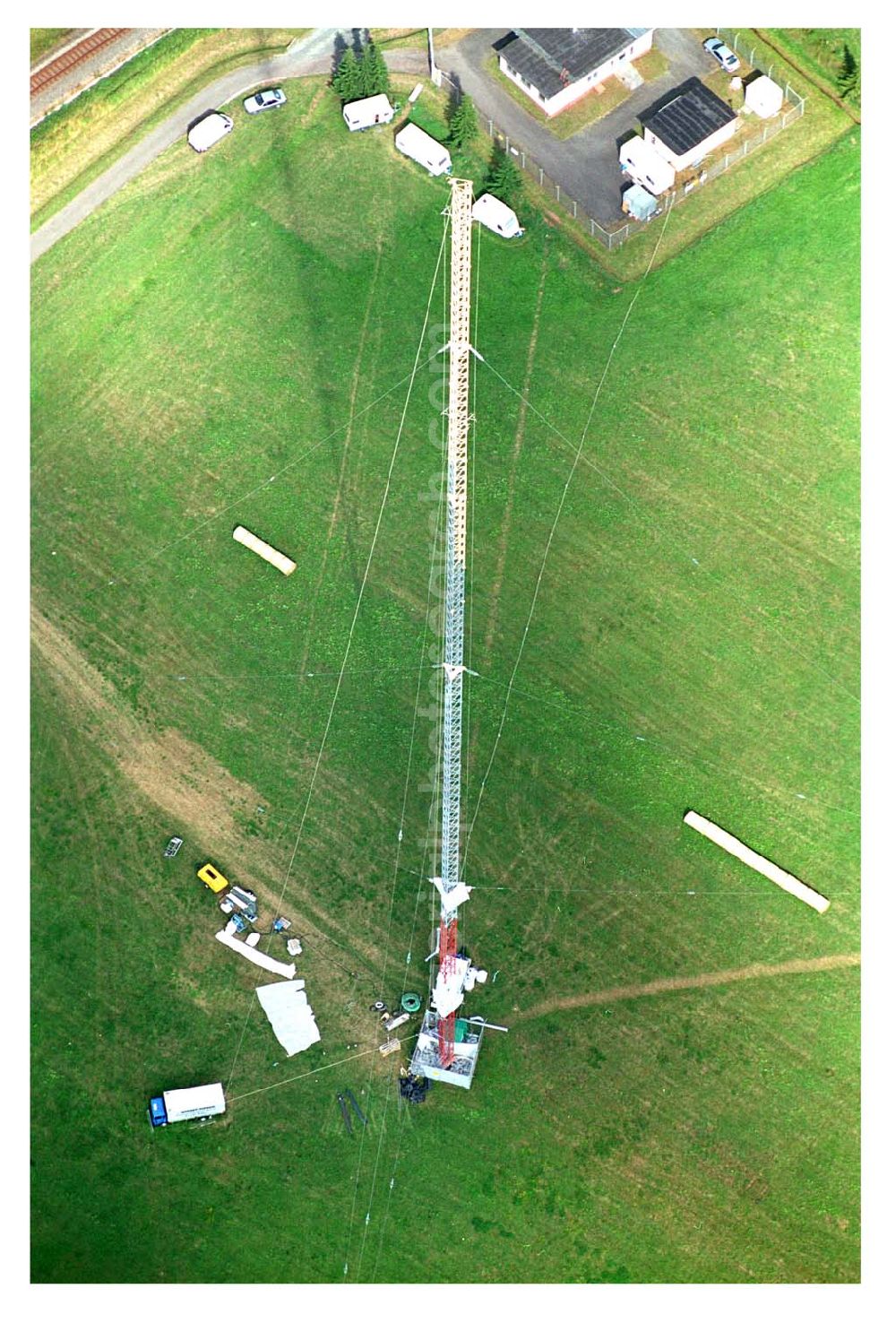 Sambach/ Rheinland-Pfalz from above - Blick auf die Rekonstruktionsarbeiten am Sendemast Sambach (Sandstrahlarbeiten Firma Werner Diener GmbH & Co)