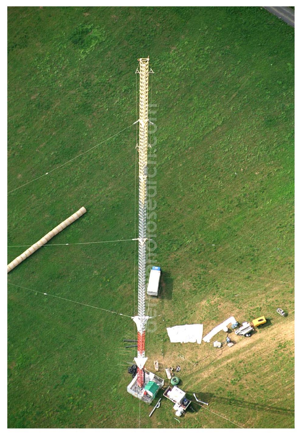 Aerial image Sambach/ Rheinland-Pfalz - Blick auf die Rekonstruktionsarbeiten am Sendemast Sambach (Sandstrahlarbeiten Firma Werner Diener GmbH & Co)