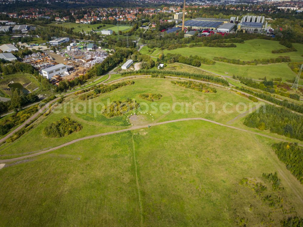 Aerial image Dresden - Greened and sealed areas on the site of the landfill site Kaitzer Hoehe on street Cunnersdorfer Strasse in the district Coschuetz in Dresden in the state Saxony, Germany