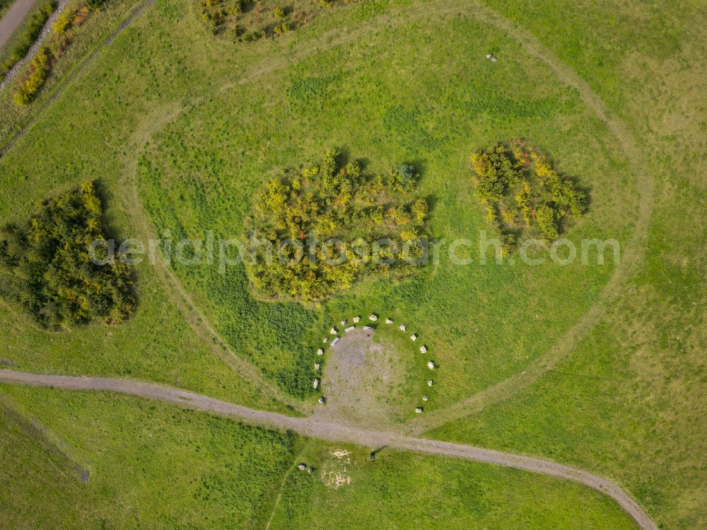 Aerial image Dresden - Greened and sealed areas on the site of the landfill site Kaitzer Hoehe on street Cunnersdorfer Strasse in the district Coschuetz in Dresden in the state Saxony, Germany