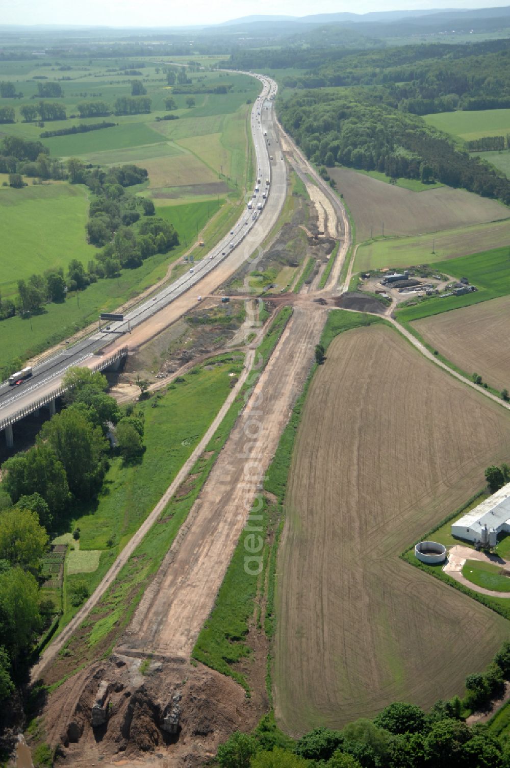 Aerial image Wutha-Farnroda - Dismantling and renaturation of the old lanes of the motorway route and the route of the BAB A4 over the Hoerselberge on the L3007 road in Wutha-Farnroda in the Thuringian Forest in the state of Thuringia, Germany