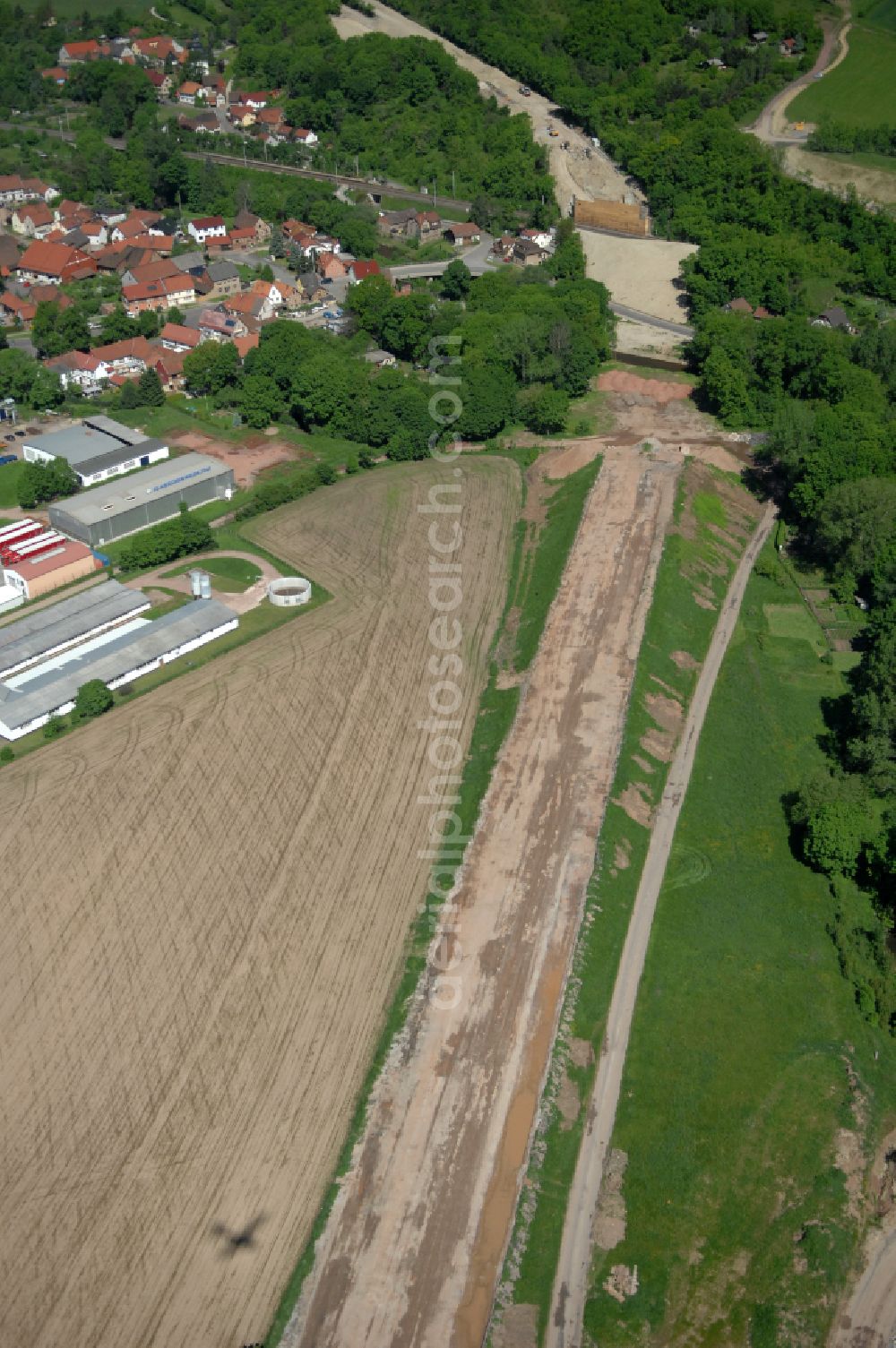 Aerial photograph Wutha-Farnroda - Dismantling and renaturation of the old lanes of the motorway route and the route of the BAB A4 over the Hoerselberge on the L3007 road in Wutha-Farnroda in the Thuringian Forest in the state of Thuringia, Germany