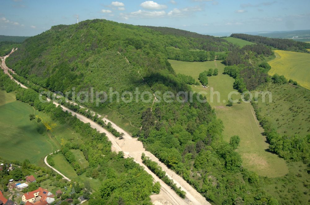 Wutha-Farnroda from the bird's eye view: Dismantling and renaturation of the old lanes of the motorway route and the route of the BAB A4 over the Hoerselberge on the L3007 road in Wutha-Farnroda in the Thuringian Forest in the state of Thuringia, Germany