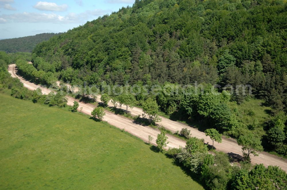 Wutha-Farnroda from the bird's eye view: Dismantling and renaturation of the old lanes of the motorway route and the route of the BAB A4 over the Hoerselberge on the L3007 road in Wutha-Farnroda in the Thuringian Forest in the state of Thuringia, Germany