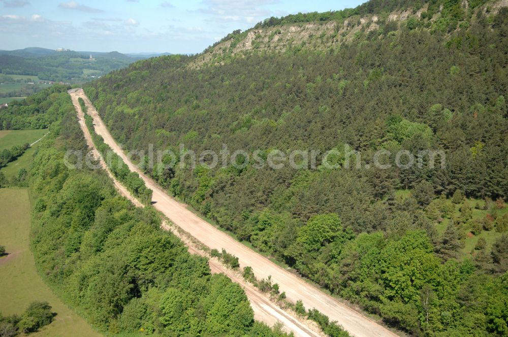 Wutha-Farnroda from the bird's eye view: Dismantling and renaturation of the old lanes of the motorway route and the route of the BAB A4 over the Hoerselberge on the L3007 road in Wutha-Farnroda in the Thuringian Forest in the state of Thuringia, Germany