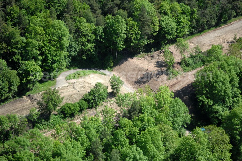 Wutha-Farnroda from the bird's eye view: Dismantling and renaturation of the old lanes of the motorway route and the route of the BAB A4 over the Hoerselberge on the L3007 road in Wutha-Farnroda in the Thuringian Forest in the state of Thuringia, Germany