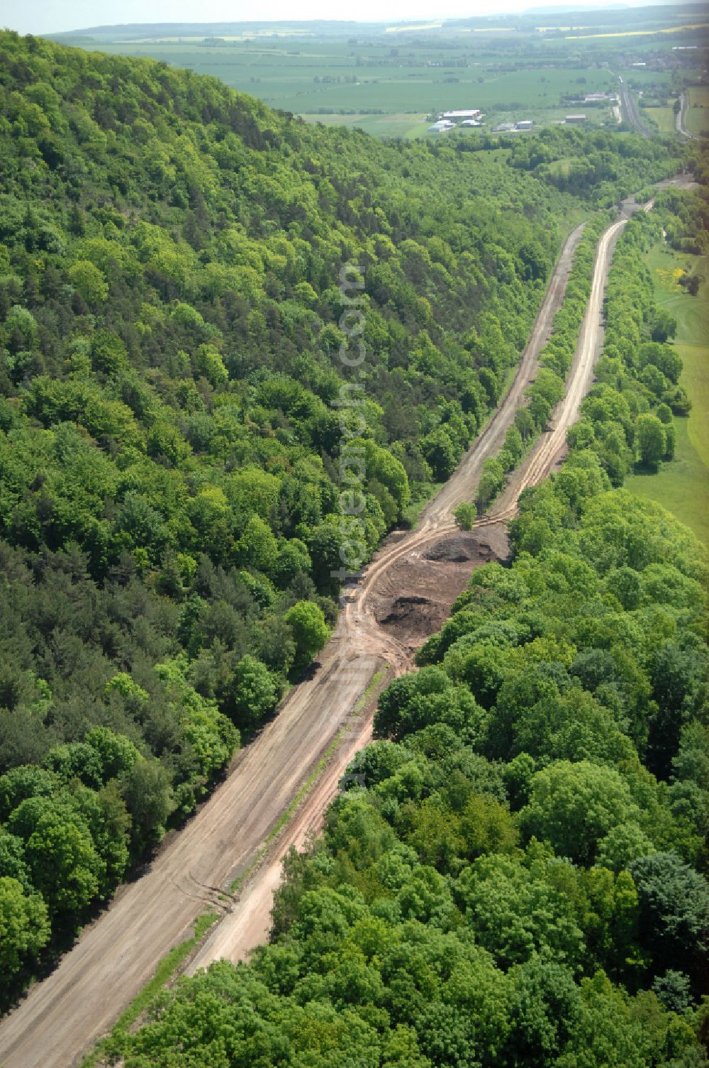 Aerial photograph Wutha-Farnroda - Dismantling and renaturation of the old lanes of the motorway route and the route of the BAB A4 over the Hoerselberge on the L3007 road in Wutha-Farnroda in the Thuringian Forest in the state of Thuringia, Germany