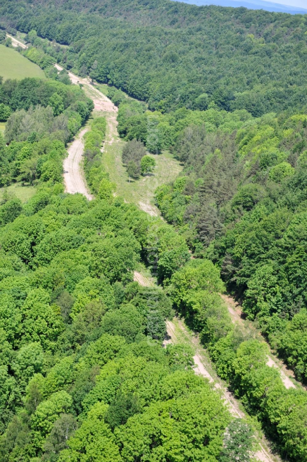 Aerial photograph Wutha-Farnroda - Dismantling and renaturation of the old lanes of the motorway route and the route of the BAB A4 over the Hoerselberge on the L3007 road in Wutha-Farnroda in the Thuringian Forest in the state of Thuringia, Germany