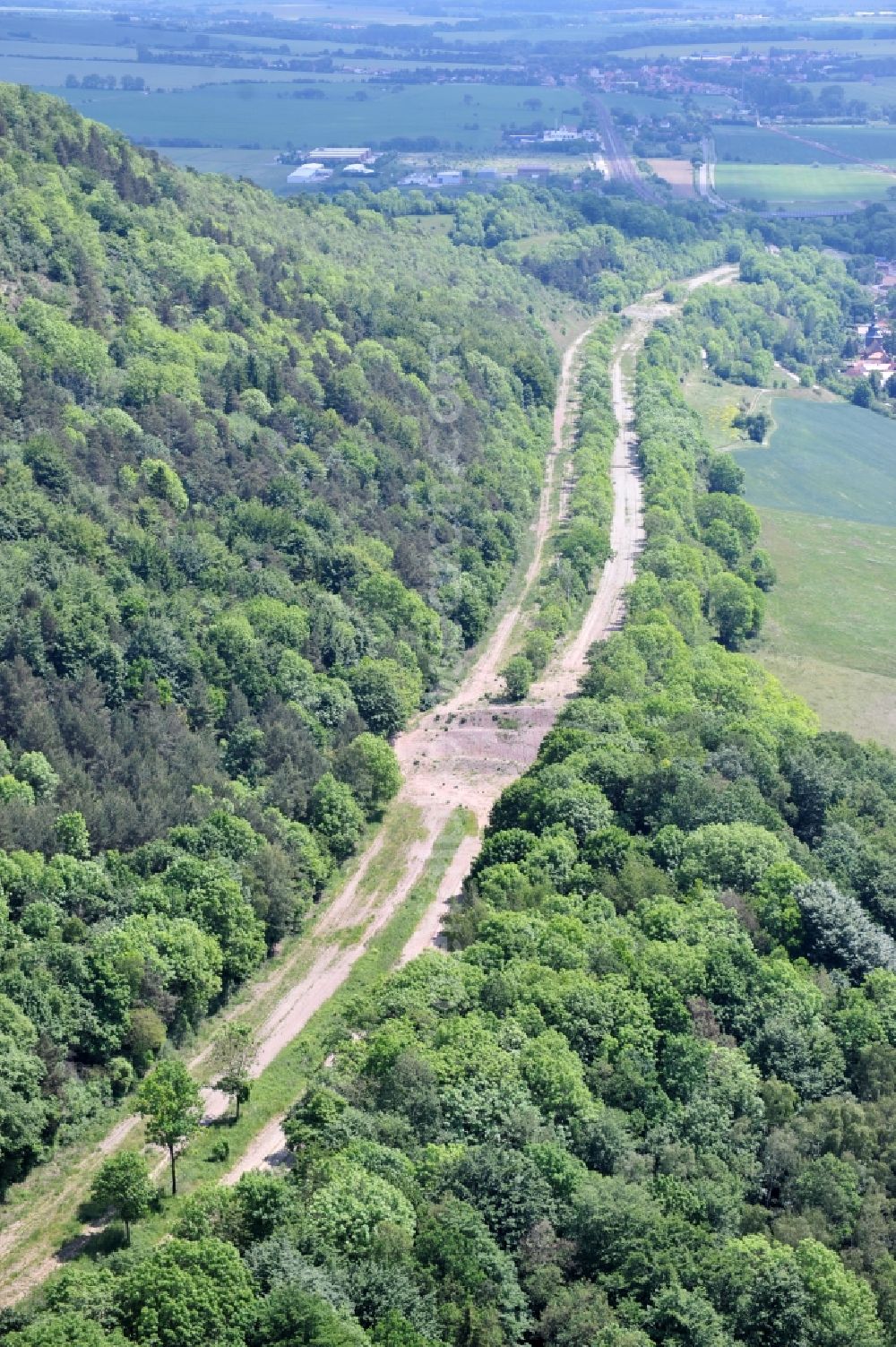 Aerial image Wutha-Farnroda - Dismantling and renaturation of the old lanes of the motorway route and the route of the BAB A4 over the Hoerselberge on the L3007 road in Wutha-Farnroda in the Thuringian Forest in the state of Thuringia, Germany