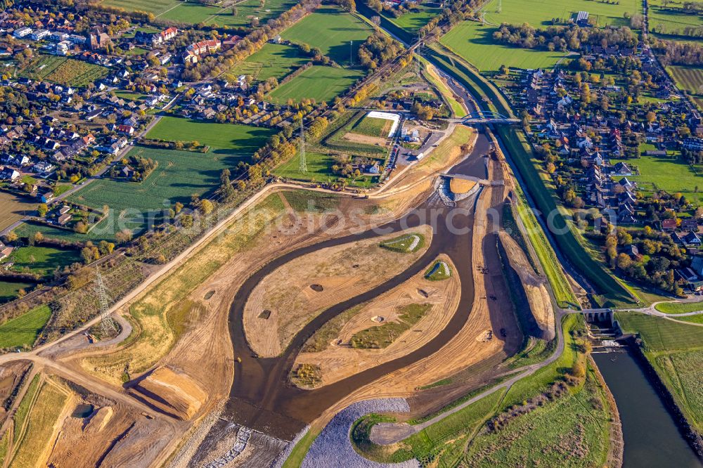 Aerial image Eppinghoven - Renaturation measures on the shore areas of the river Emscher on Muendung in den Rhein on street Rheinaue in Eppinghoven at Ruhrgebiet in the state North Rhine-Westphalia, Germany