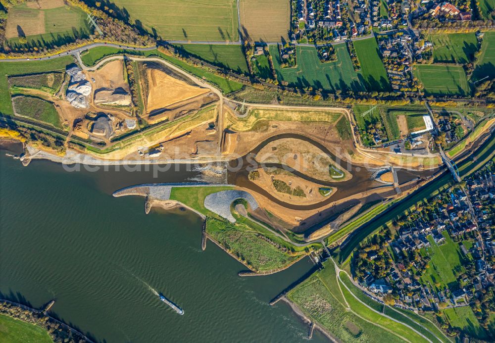 Aerial photograph Eppinghoven - Renaturation measures on the shore areas of the river Emscher on Muendung in den Rhein on street Rheinaue in Eppinghoven at Ruhrgebiet in the state North Rhine-Westphalia, Germany