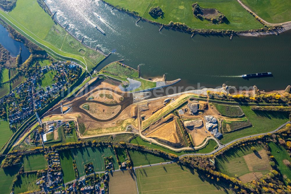 Aerial photograph Eppinghoven - Renaturation measures on the shore areas of the river Emscher on Muendung in den Rhein on street Rheinaue in Eppinghoven at Ruhrgebiet in the state North Rhine-Westphalia, Germany