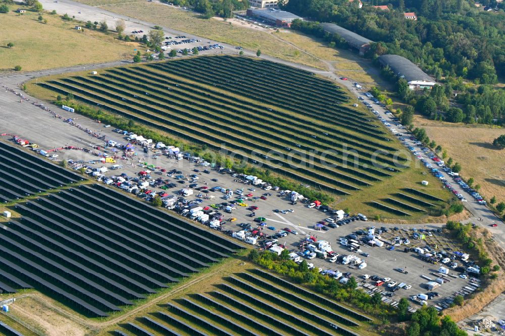 Aerial photograph Werneuchen - Racing event for a car race on the runway of the airport with a quarter mile race in Werneuchen in the state Brandenburg, Germany