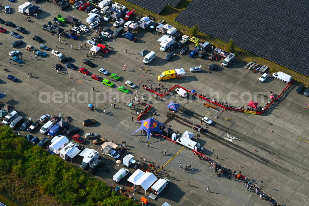 Aerial photograph Werneuchen - Racing event for a car race on the runway of the airport with a quarter mile race in Werneuchen in the state Brandenburg, Germany