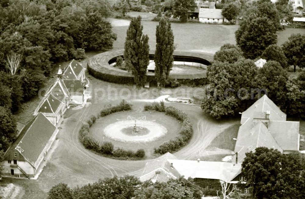 Aerial photograph DAHLWITZ-HOPPEGARTEN / BRANDENBURG - Rennbahn in Berlin-Hoppegarten. 01.10.90