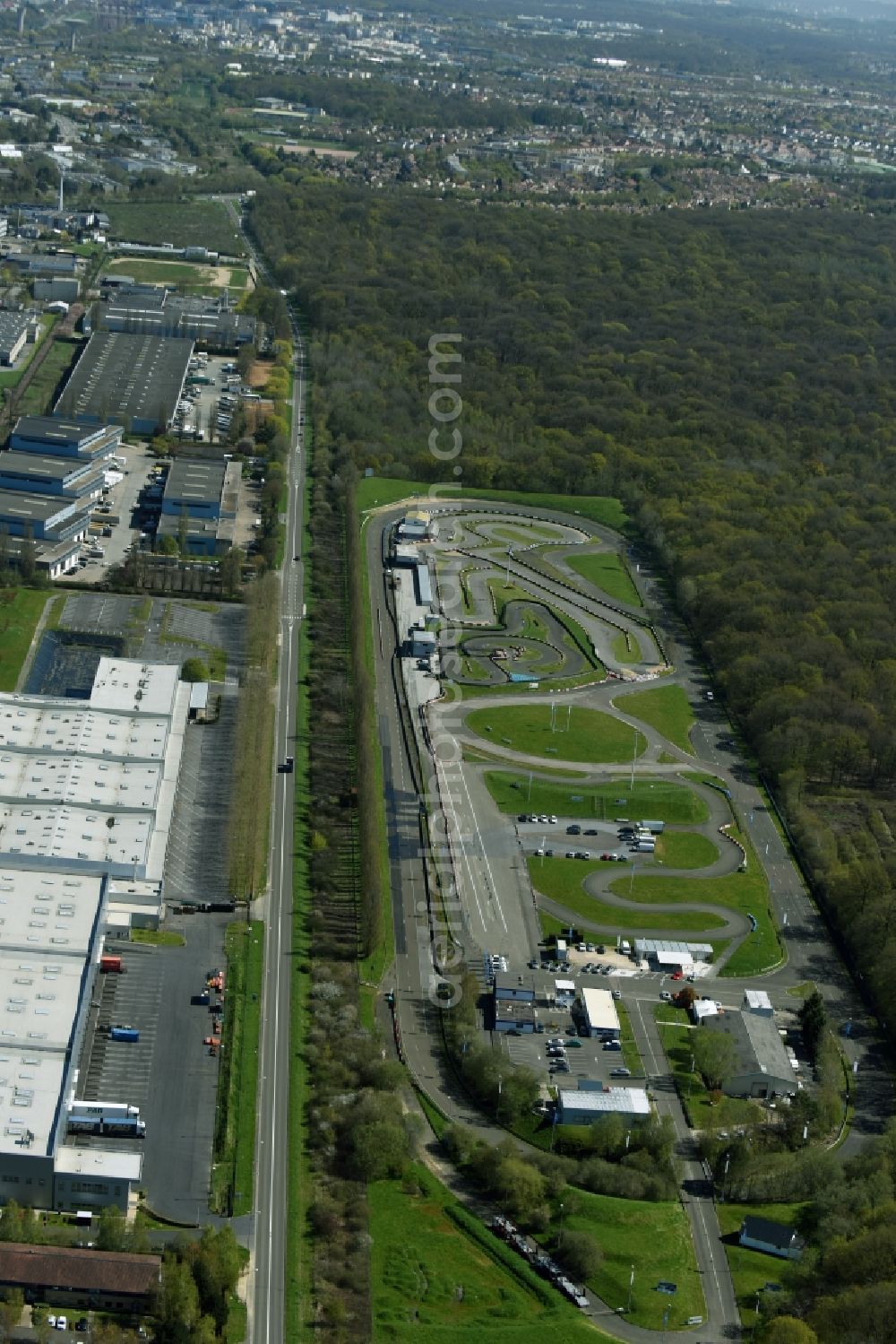 Trappes from above - Racetrack racecourse in Trappes in Ile-de-France, France