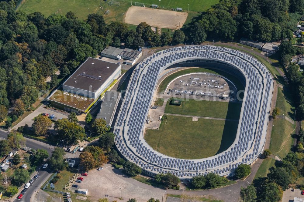 Leipzig from the bird's eye view: Racetrack racecourse Leipziger Radrennbahn on street Windorfer Strasse in the district Kleinzschocher in Leipzig in the state Saxony, Germany