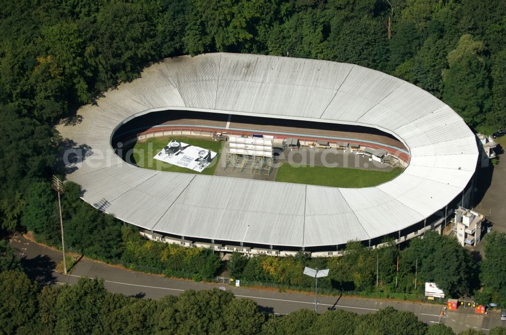 Köln from the bird's eye view: Racetrack racecourse Radstadion Koeln on Aachener Str in Cologne in the state North Rhine-Westphalia, Germany