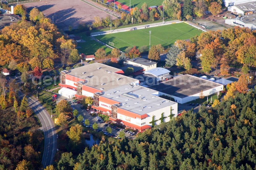 Herxheim bei Landau (Pfalz) from the bird's eye view: Racetrack racecourse fuer Sandbahnrennen and Trabrennen in Herxheim bei Landau (Pfalz) in the state Rhineland-Palatinate