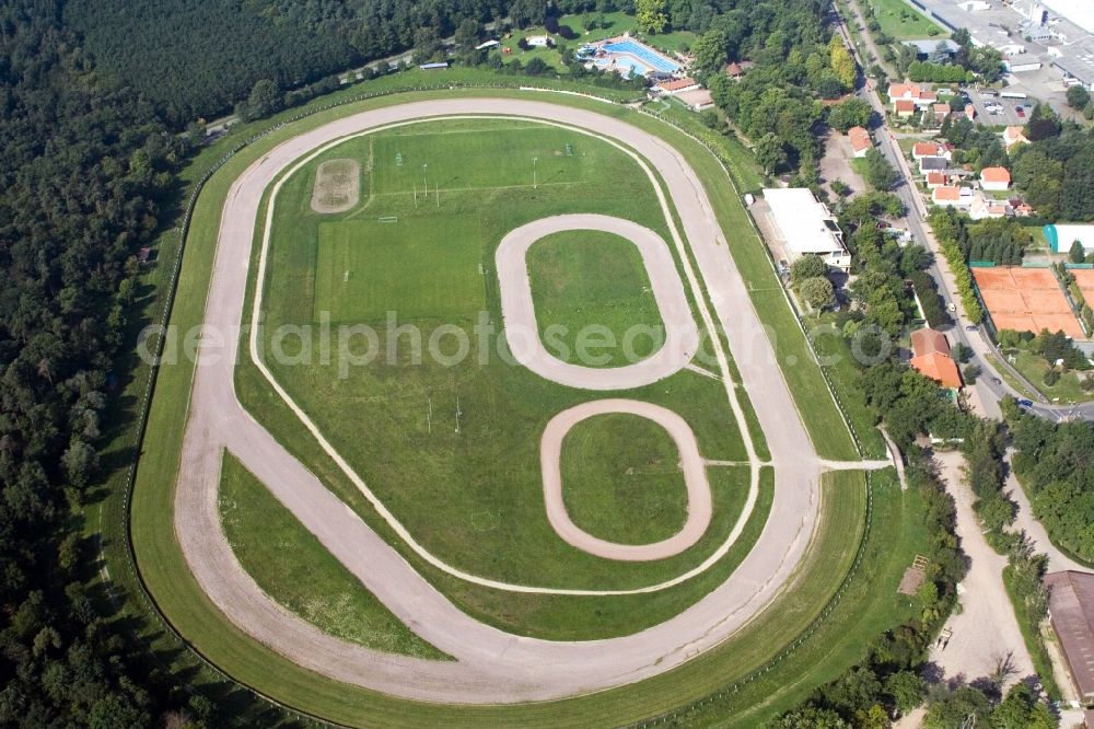 Aerial image Herxheim bei Landau (Pfalz) - Racetrack racecourse fuer Sandbahnrennen and Trabrennen in Herxheim bei Landau (Pfalz) in the state Rhineland-Palatinate