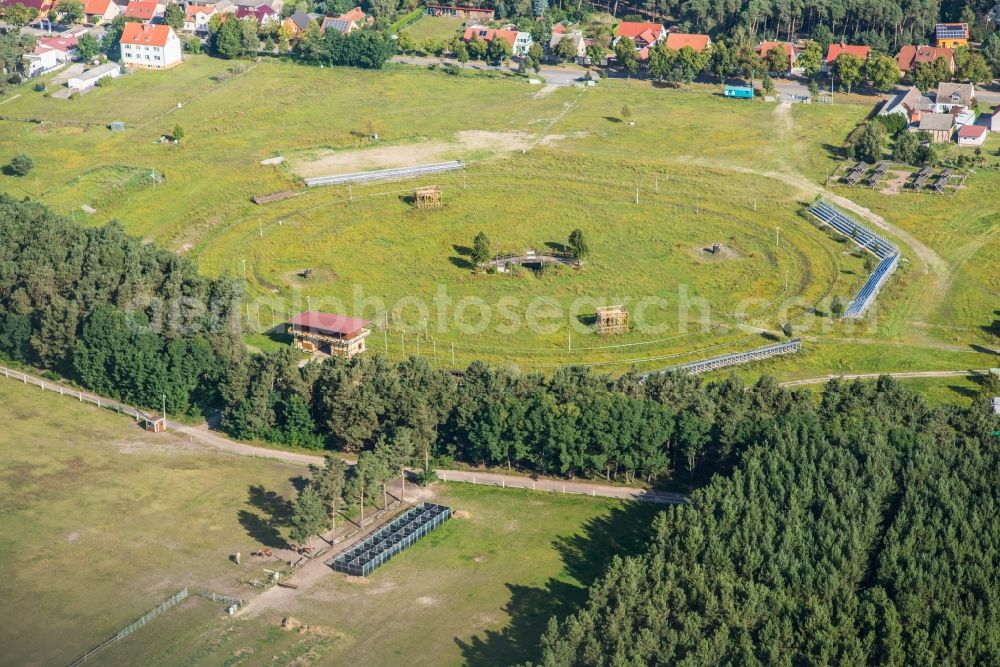 Aerial image Brück - Racetrack racecourse Titanen Arena fuer Kaltblutpferderennen in Brueck in the state Brandenburg, Germany