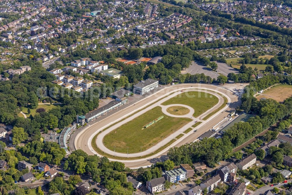 Aerial image Dinslaken - Racetrack racecourse - trotting in Dinslaken at Ruhrgebiet in the state of North Rhine-Westphalia