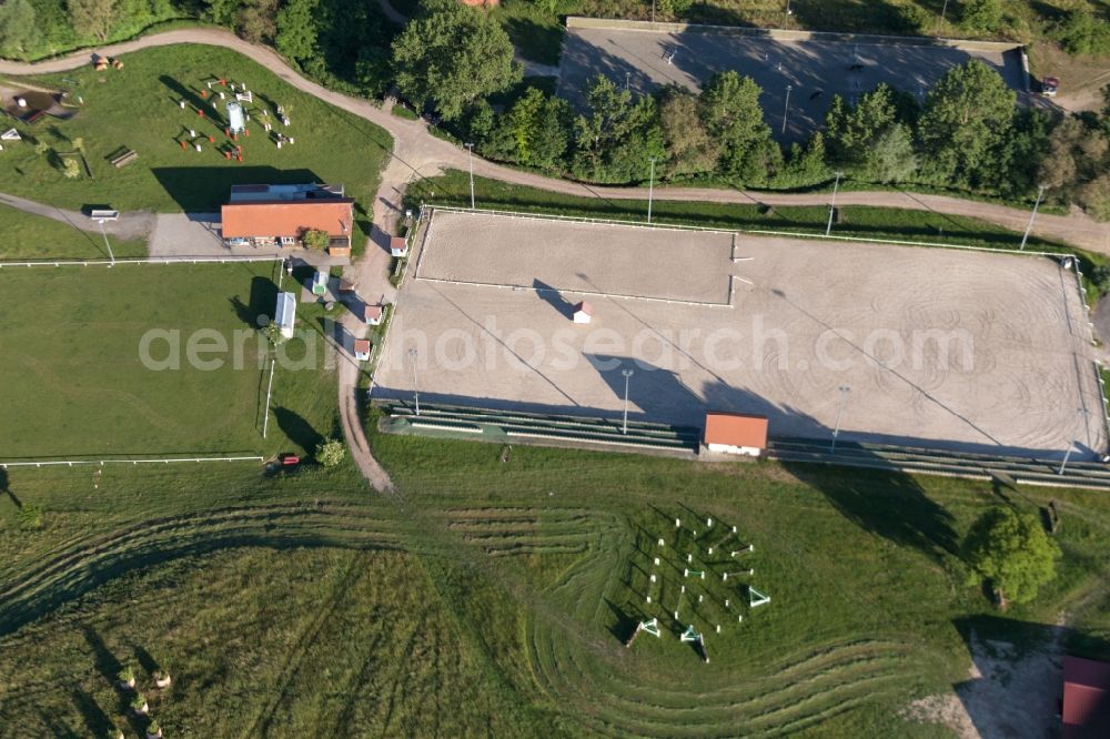 Néewiller-prés-Lauterbourg from the bird's eye view: Racetrack racecourse - trotting Haras De La Nee in Neewiller-pres-Lauterbourg in Grand Est, France