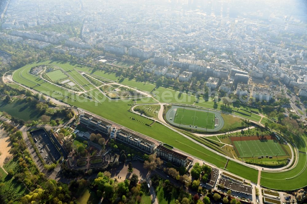 Aerial photograph Paris - Racetrack racecourse - trotting Hippodrome Auteuil on Route d'Auteuil aux Lacs in Paris in Ile-de-France, France