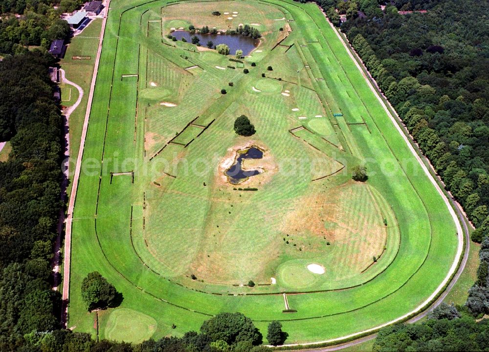 Krefeld from the bird's eye view: Racetrack racecourse - trotting in Krefeld in the state North Rhine-Westphalia