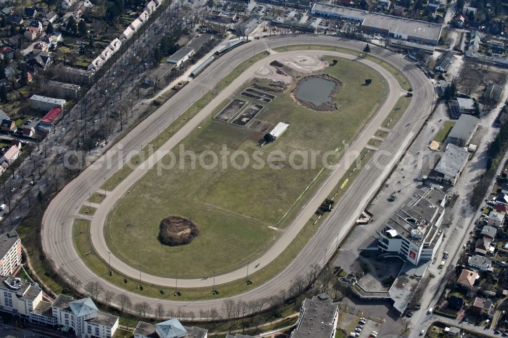 Aerial photograph Berlin - Racetrack racecourse - trotting Mariendorfer Damm in the district Bezirk Tempelhof-Schoeneberg in Berlin