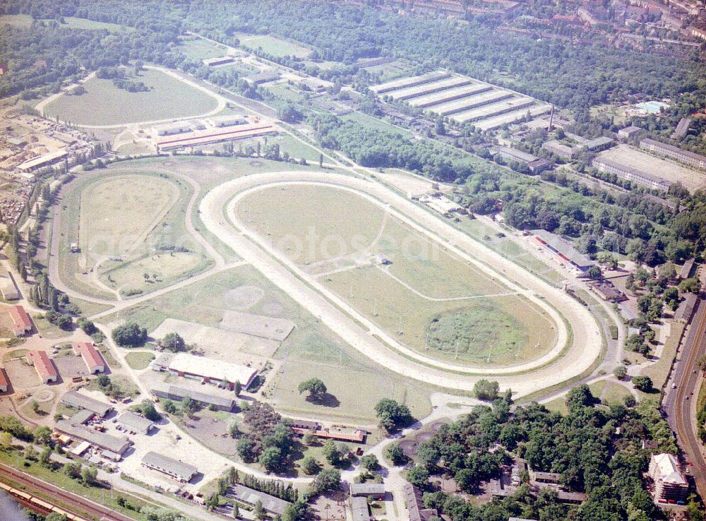 Aerial image Berlin - Racetrack racecourse - trotting in the district Karlshorst in Berlin